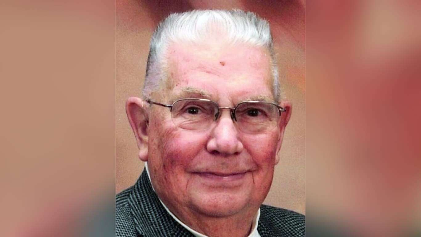 Richard Booher (1933 – 2023) | The Village Reporter