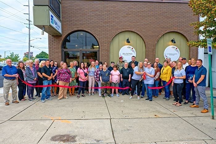 10-4-23-bloomsRibbon-Cutting - The Village Reporter