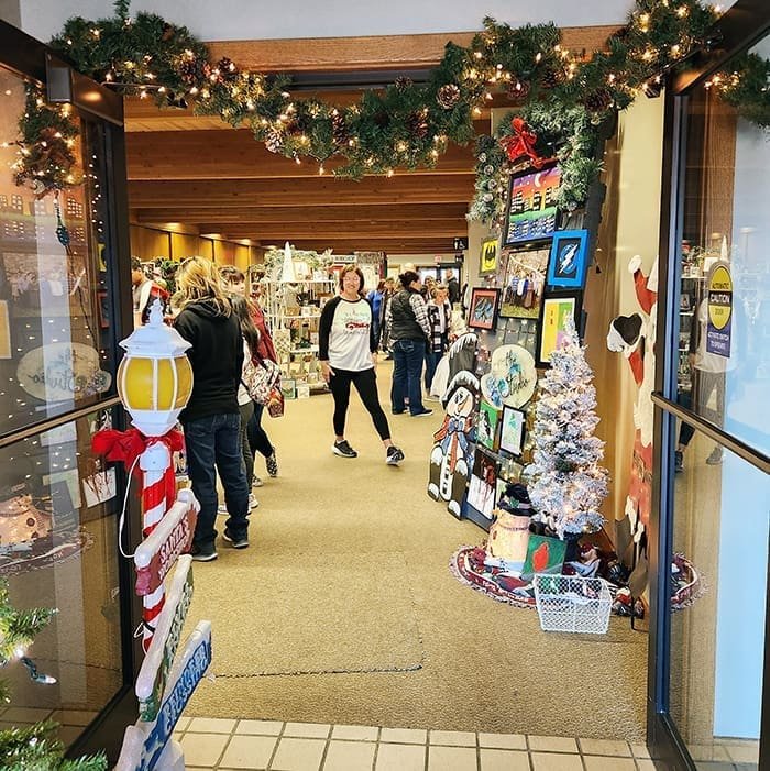 PIC-1-11-15-23-festival-of-trees - The Village Reporter