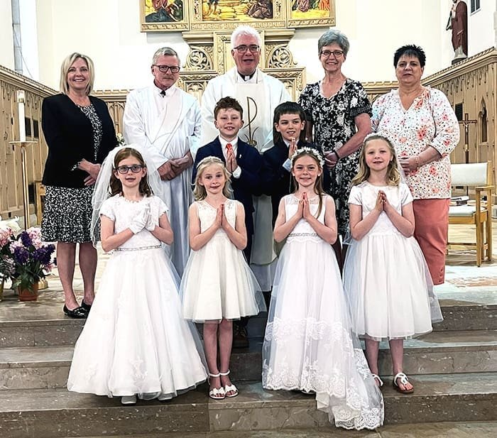 pic-2-5-1-24-holy-communion - The Village Reporter