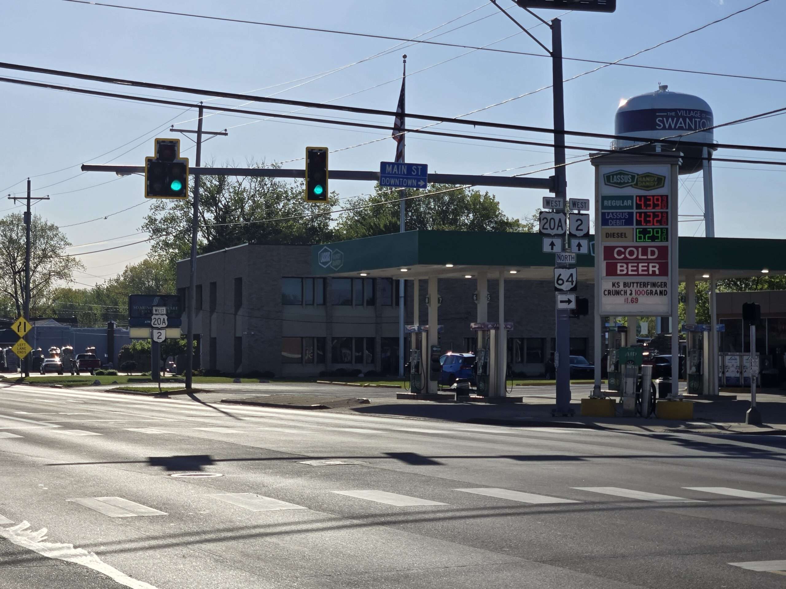 New traffic signal at the intersection of Airport Highway and South Main Street in Swanton